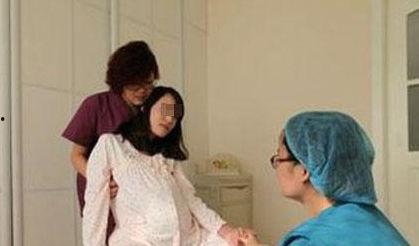 外国产妇家中难产视频,外国产妇家中突发难产,紧急救援瞬间-第3张图片-亚洲香蕉中文日韩 外国产妇家中难产视频,外国产妇家中突发难产,紧急救援瞬间-第3张图片-亚洲香蕉中文日韩