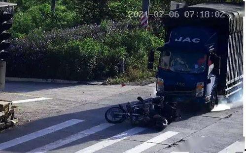 国产货车被撞视频-第1张图片-亚洲香蕉中文日韩