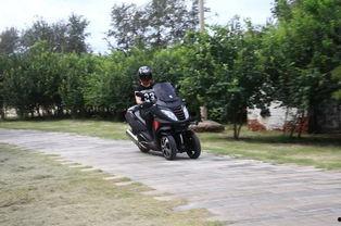 国产大牛400 cc骑行视频,驾驭激情，驰骋天地-第1张图片-亚洲香蕉中文日韩