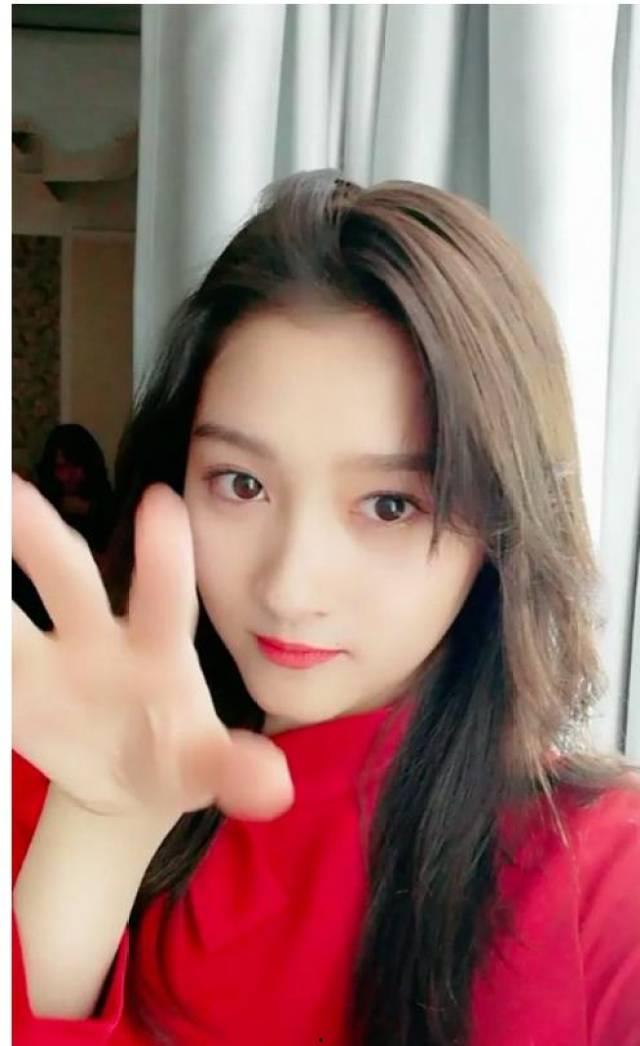 国产网红自拍视频在线,展现青春风采，引领潮流风尚-第2张图片-亚洲香蕉中文日韩